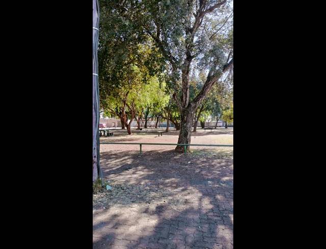 4 BEDROOM HOUSE FOR SALE IN LENASIA